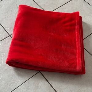 Vibrant Red Cozy Fleece Blanket